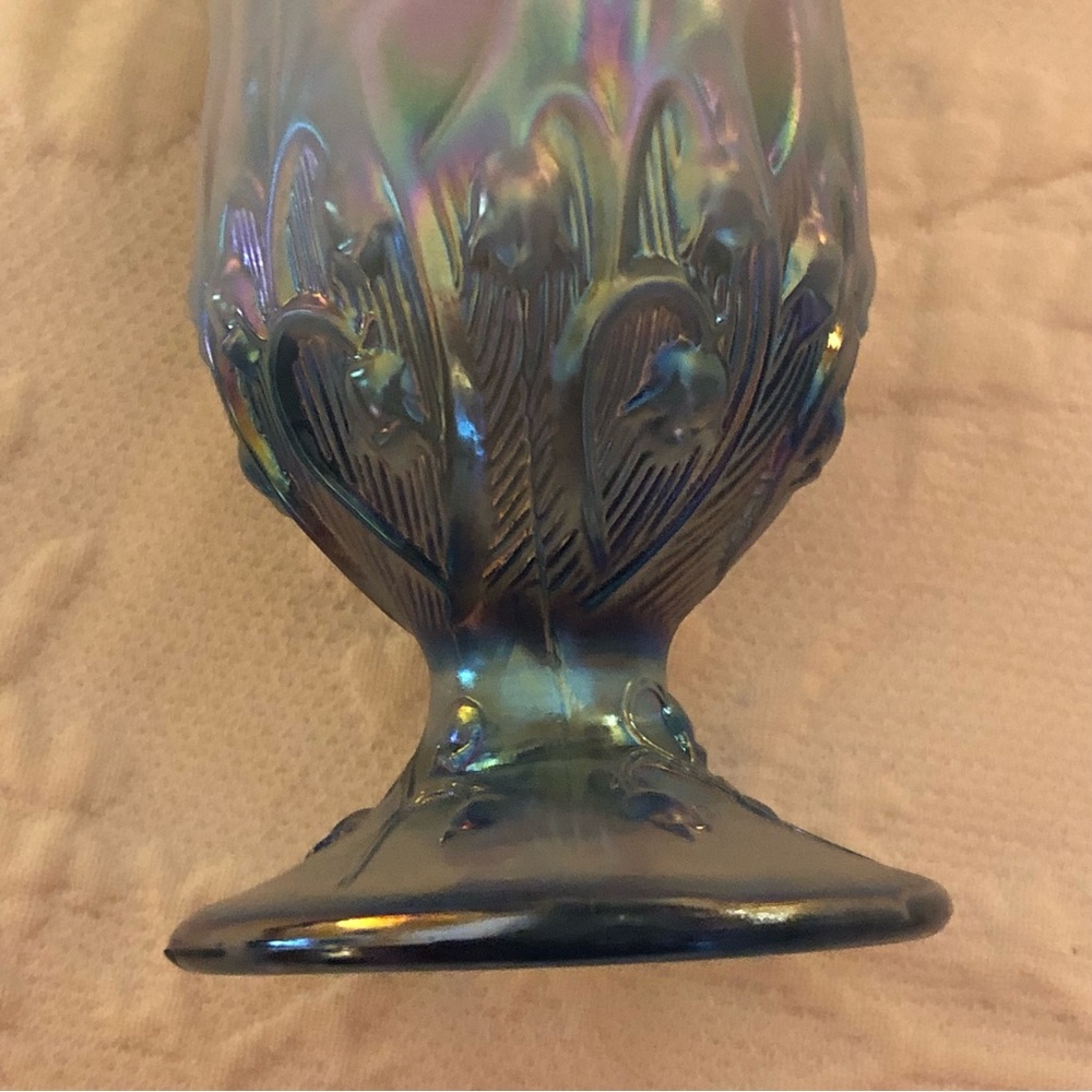 Fenton Iridescent Blue-Gray Ruffled Top Vase - Picture 13 of 14